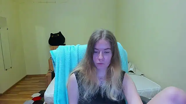 EmilyPaw online show from March 2025 06:34:02 PM