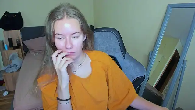 EmilyPaw online show from September 2025 09:10:02 AM