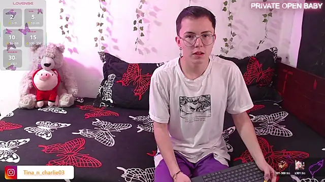 Tina 4 Charlie online show from November 2025 01:54:02 PM