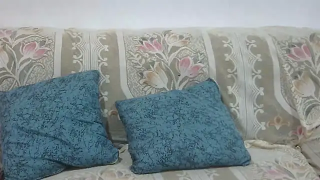 Snapshot of yoursakshi chatting on November 2025 06:02:02 AM yoursakshi online show from November 2025 06:02:02 AM