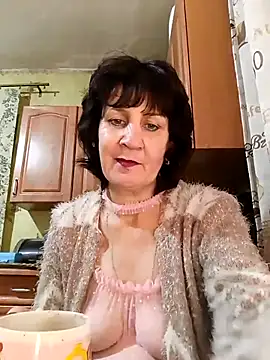 Laura Kiss online show from December 2025 03:20:01 PM