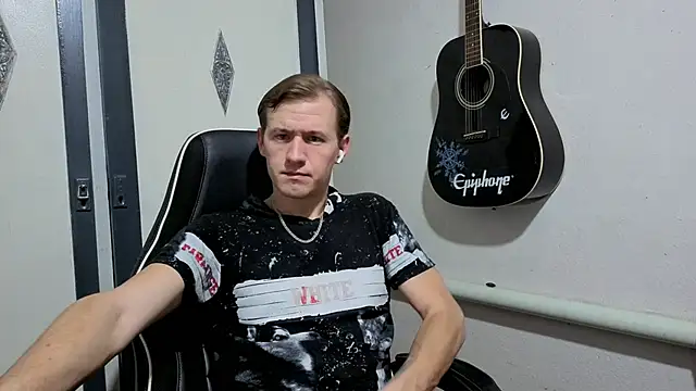 Snapshot of DiMastyzzz chatting on January 2025 08:21:01 PM DiMastyzzz online show from January 2025 08:21:01 PM