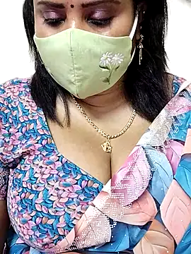 Snapshot of Queenflowerr chatting on October 2025 07:23:02 AM Queenflowerr online show from October 2025 07:23:02 AM