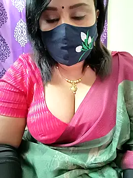 Snapshot of Queenflowerr chatting on November 2025 10:15:02 AM Queenflowerr online show from November 2025 10:15:02 AM