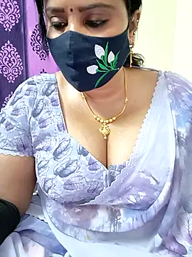 Snapshot of Queenflowerr chatting on November 2025 09:48:02 AM Queenflowerr online show from November 2025 09:48:02 AM