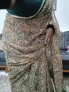 Queenflowerr online show from July 2026 06:58:01 PM