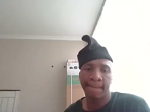 Snapshot of sydmanyoba chatting on October 2025 06:04:01 AM sydmanyoba online show from October 2025 06:04:01 AM