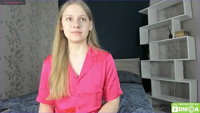 Snapshot of onelovelyalice chatting on January 2025 09:07:01 PM onelovelyalice online show from January 2025 09:07:01 PM