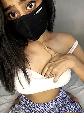 Snapshot of Love-N chatting on September 2025 03:57:01 PM Love-N online show from September 2025 03:57:01 PM