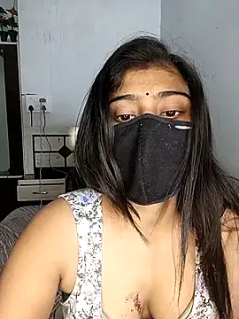 Snapshot of Love-N chatting on November 2025 11:04:01 PM Love-N online show from November 2025 11:04:01 PM