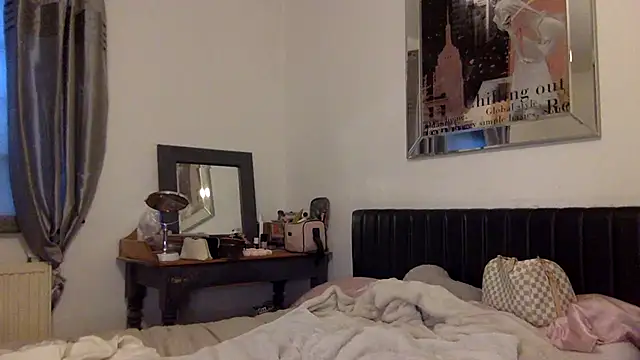 Snapshot of blissdimicco chatting on January 2025 04:06:01 PM blissdimicco online show from January 2025 04:06:01 PM