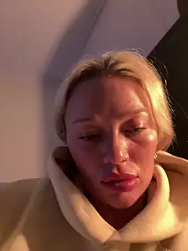 Snapshot of blissdimicco chatting on March 2025 10:38:02 PM blissdimicco online show from March 2025 10:38:02 PM