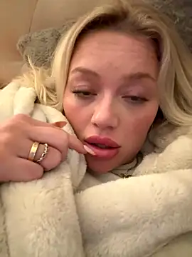 Snapshot of blissdimicco chatting on October 2025 09:22:01 PM blissdimicco online show from October 2025 09:22:01 PM