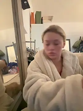 Snapshot of blissdimicco chatting on November 2025 11:10:02 AM blissdimicco online show from November 2025 11:10:02 AM