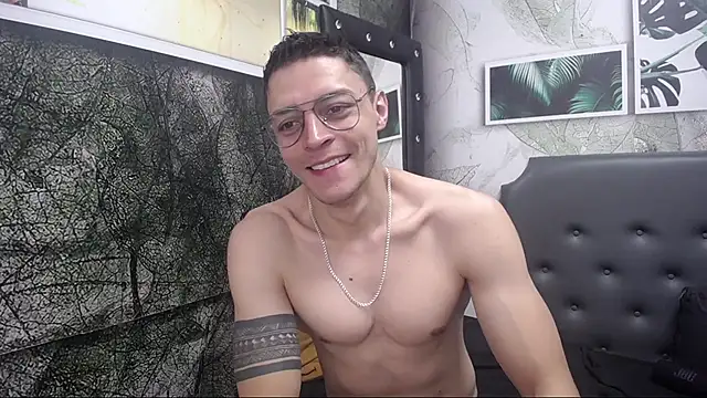 Snapshot of Frank_Millers chatting on January 2025 03:57:02 PM Frank Millers online show from January 2025 03:57:02 PM