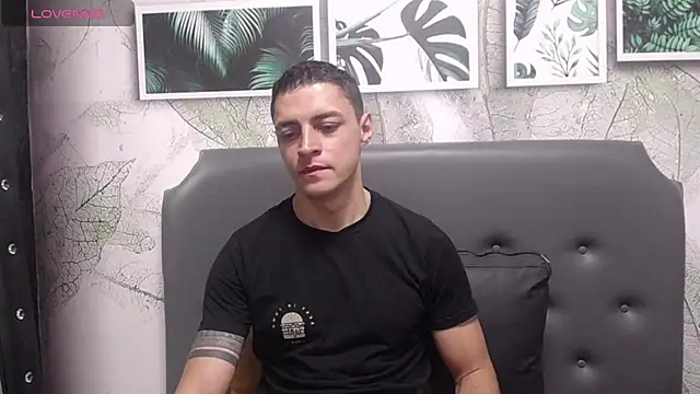 Snapshot of Frank_Millers chatting on January 2025 04:41:01 PM Frank Millers online show from January 2025 04:41:01 PM