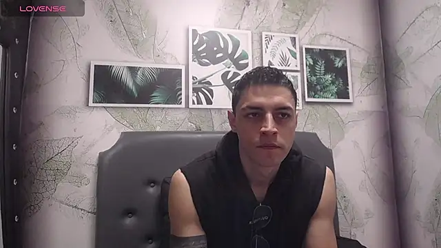 Snapshot of Frank_Millers chatting on January 2025 12:51:02 PM Frank Millers online show from January 2025 12:51:02 PM