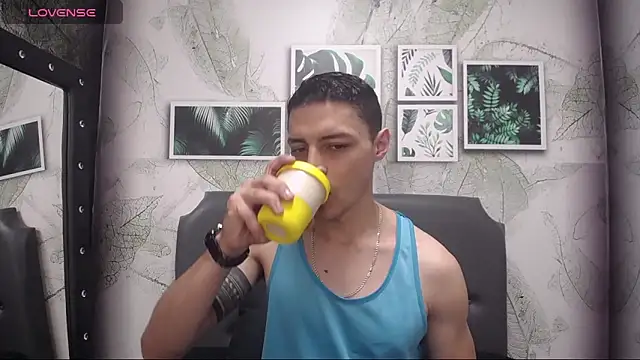 Snapshot of Frank_Millers chatting on February 2025 12:26:02 PM Frank Millers online show from February 2025 12:26:02 PM