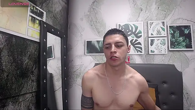 Snapshot of Frank_Millers chatting on February 2025 05:24:02 PM Frank Millers online show from February 2025 05:24:02 PM