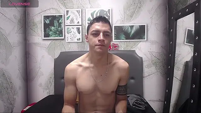 Snapshot of Frank_Millers chatting on February 2025 12:22:02 PM Frank Millers online show from February 2025 12:22:02 PM