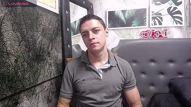 Snapshot of Frank_Millers chatting on February 2025 01:01:01 PM Frank Millers online show from February 2025 01:01:01 PM