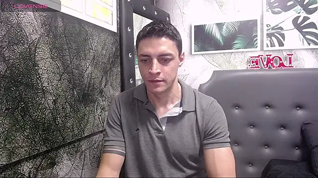 Snapshot of Frank_Millers chatting on February 2025 08:31:02 PM Frank Millers online show from February 2025 08:31:02 PM