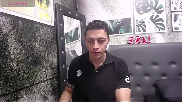 Snapshot of Frank_Millers chatting on February 2025 04:02:01 PM Frank Millers online show from February 2025 04:02:01 PM