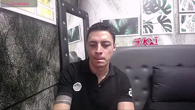 Snapshot of Frank_Millers chatting on February 2025 07:05:02 PM Frank Millers online show from February 2025 07:05:02 PM