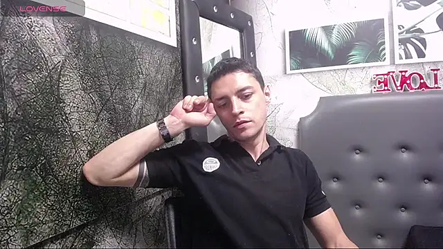 Snapshot of Frank_Millers chatting on February 2025 10:07:02 PM Frank Millers online show from February 2025 10:07:02 PM