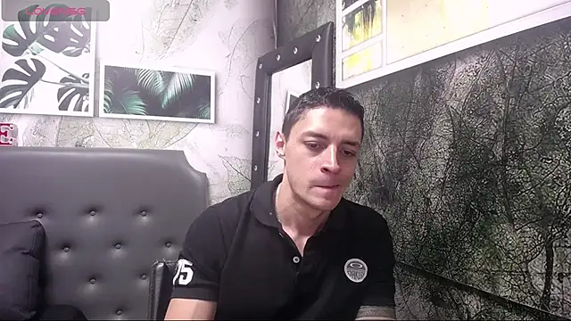 Snapshot of Frank_Millers chatting on February 2025 03:24:02 PM Frank Millers online show from February 2025 03:24:02 PM