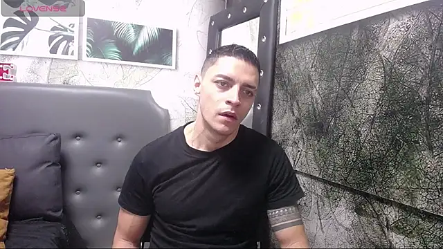 Snapshot of Frank_Millers chatting on February 2025 06:48:01 PM Frank Millers online show from February 2025 06:48:01 PM