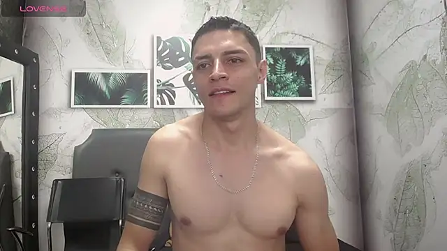 Snapshot of Frank_Millers chatting on February 2025 01:51:01 AM Frank Millers online show from February 2025 01:51:01 AM