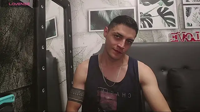 Snapshot of Frank_Millers chatting on February 2025 03:38:02 PM Frank Millers online show from February 2025 03:38:02 PM