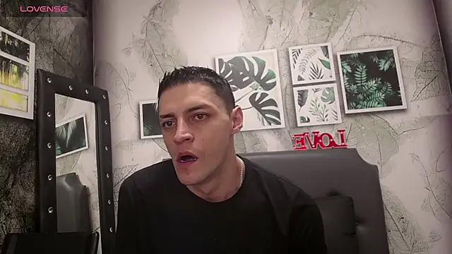 Snapshot of Frank_Millers chatting on February 2025 02:48:01 PM Frank Millers online show from February 2025 02:48:01 PM