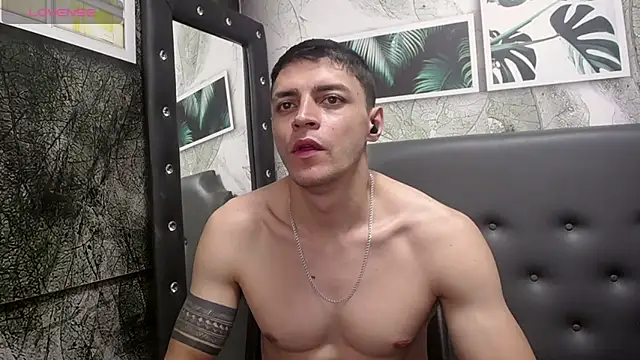 Snapshot of Frank_Millers chatting on February 2025 05:58:02 PM Frank Millers online show from February 2025 05:58:02 PM