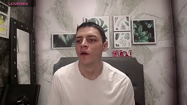 Snapshot of Frank_Millers chatting on March 2025 08:05:01 PM Frank Millers online show from March 2025 08:05:01 PM