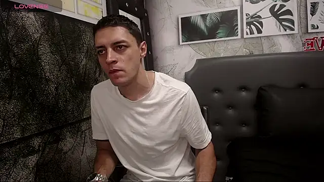 Snapshot of Frank_Millers chatting on March 2025 11:11:01 PM Frank Millers online show from March 2025 11:11:01 PM