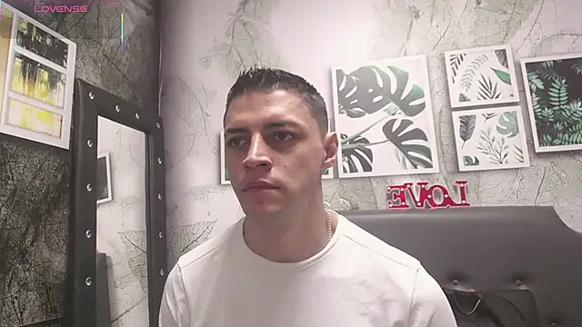 Snapshot of Frank_Millers chatting on March 2025 07:48:02 PM Frank Millers online show from March 2025 07:48:02 PM