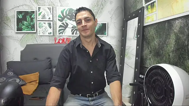 Snapshot of Frank_Millers chatting on September 2025 04:30:01 PM Frank Millers online show from September 2025 04:30:01 PM