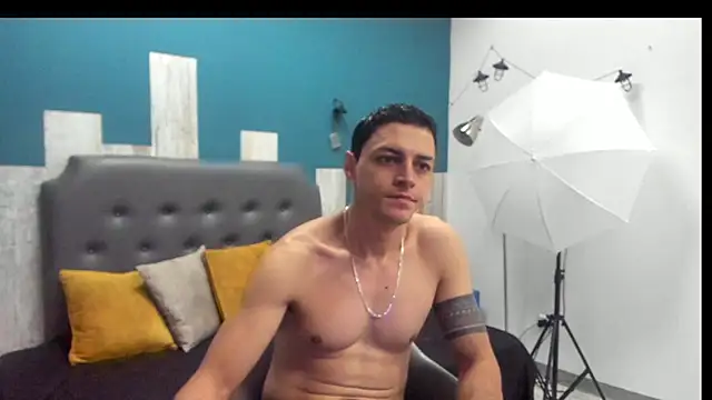 Snapshot of Frank_Millers chatting on September 2025 05:15:02 PM Frank Millers online show from September 2025 05:15:02 PM