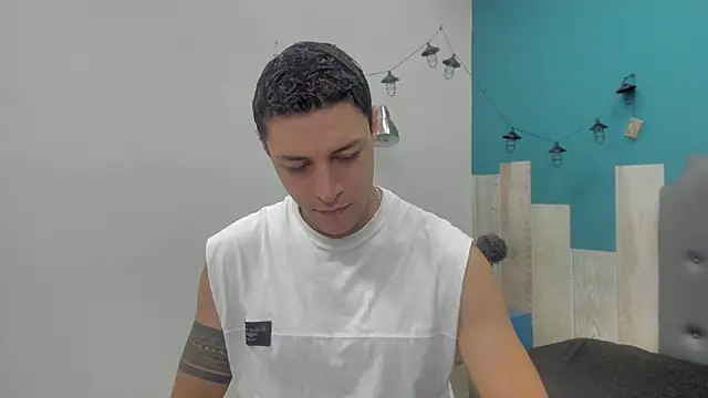 Snapshot of Frank_Millers chatting on September 2025 07:51:02 PM Frank Millers online show from September 2025 07:51:02 PM