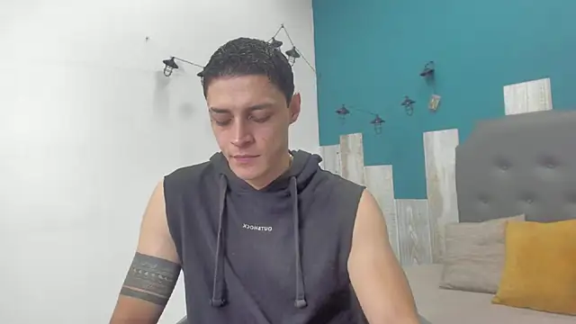 Snapshot of Frank_Millers chatting on October 2025 08:27:02 PM Frank Millers online show from October 2025 08:27:02 PM