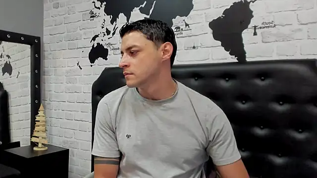 Snapshot of Frank_Millers chatting on November 2025 07:36:02 PM Frank Millers online show from November 2025 07:36:02 PM