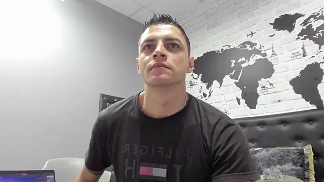 Snapshot of Frank_Millers chatting on December 2025 07:09:01 PM Frank Millers online show from December 2025 07:09:01 PM