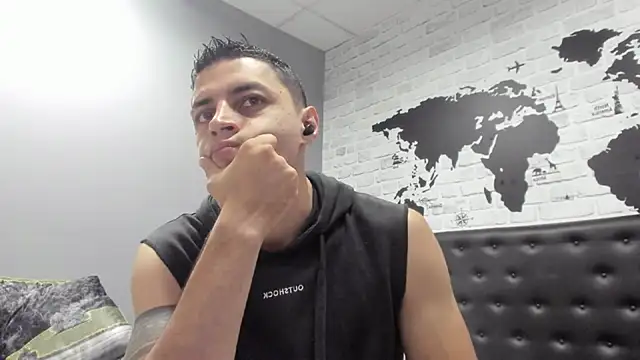 Snapshot of Frank_Millers chatting on December 2025 06:27:02 PM Frank Millers online show from December 2025 06:27:02 PM