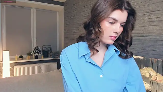 FloraDobb online show from February 2025 07:05:02 PM