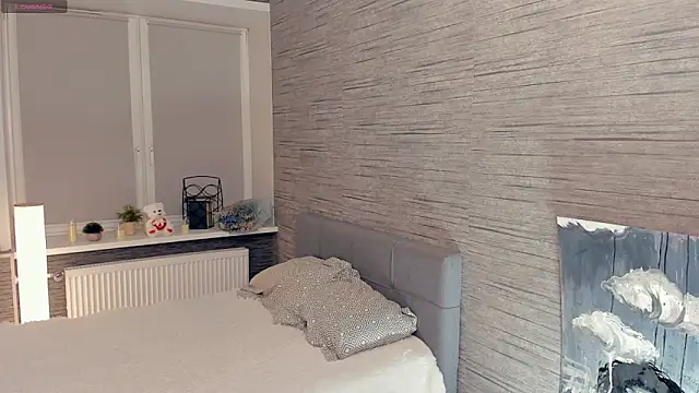 FloraDobb online show from February 2025 12:27:02 AM