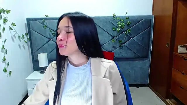 victoria adams07 online show from April 2026 01:49:01 PM