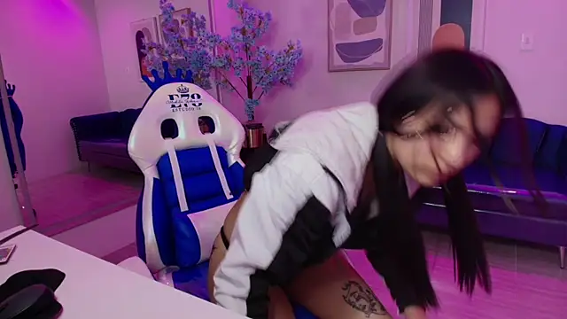 Snapshot of Charlotte_ethan chatting on January 2025 06:34:01 AM Charlotte ethan online show from January 2025 06:34:01 AM