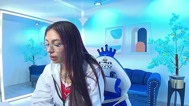 Charlotte ethan online show from November 2025 04:00:01 AM